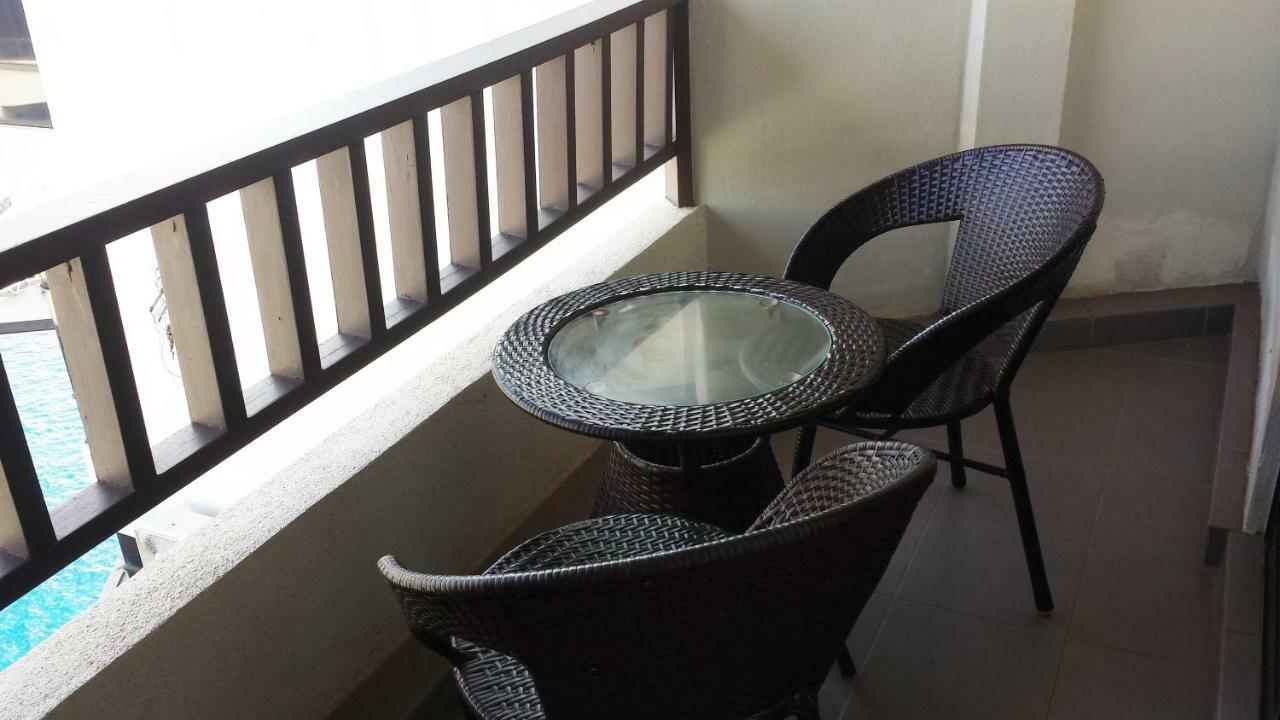 Cherloft@Samsuria Beach Residences Kampung Sungai Ular Exterior foto